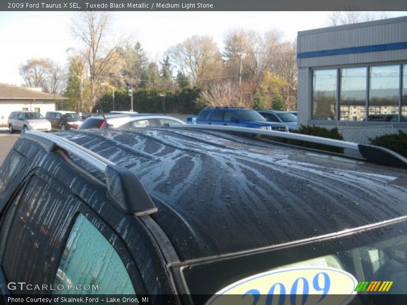 Tuxedo Black Metallic / Medium Light Stone 2009 Ford Taurus X SEL