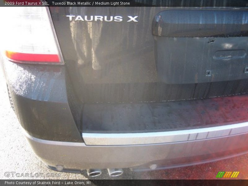 Tuxedo Black Metallic / Medium Light Stone 2009 Ford Taurus X SEL