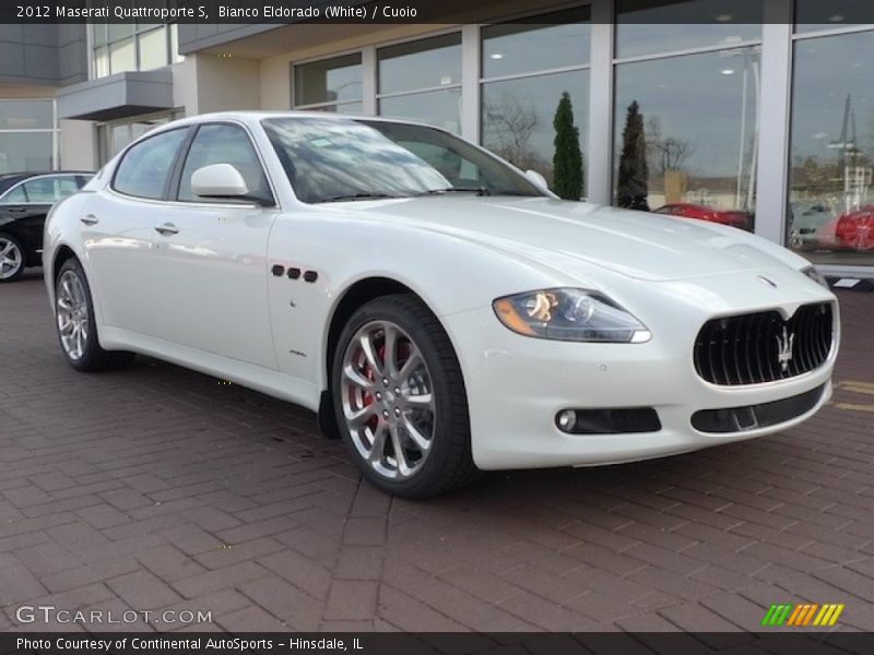 Front 3/4 View of 2012 Quattroporte S