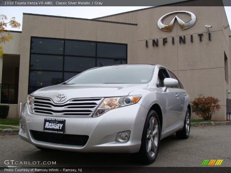 Classic Silver Metallic / Gray 2010 Toyota Venza V6 AWD