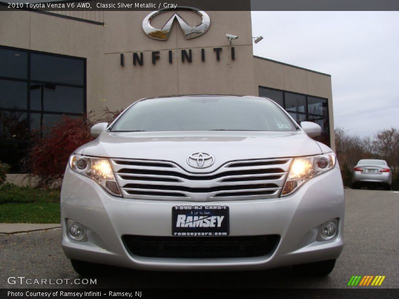 Classic Silver Metallic / Gray 2010 Toyota Venza V6 AWD