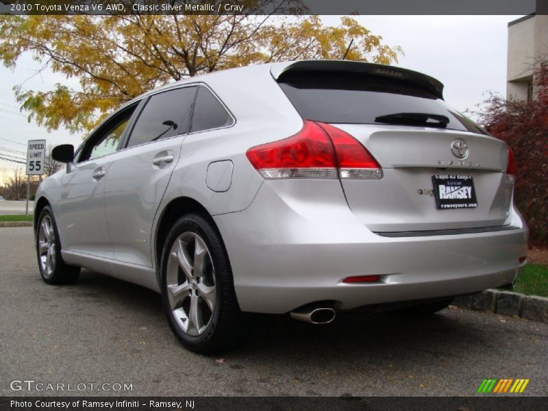 Classic Silver Metallic / Gray 2010 Toyota Venza V6 AWD
