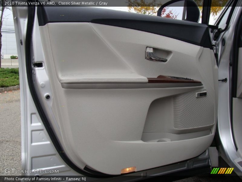 Door Panel of 2010 Venza V6 AWD