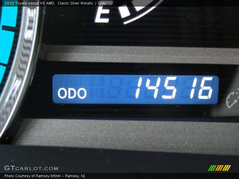 Classic Silver Metallic / Gray 2010 Toyota Venza V6 AWD