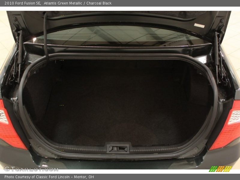Atlantis Green Metallic / Charcoal Black 2010 Ford Fusion SE