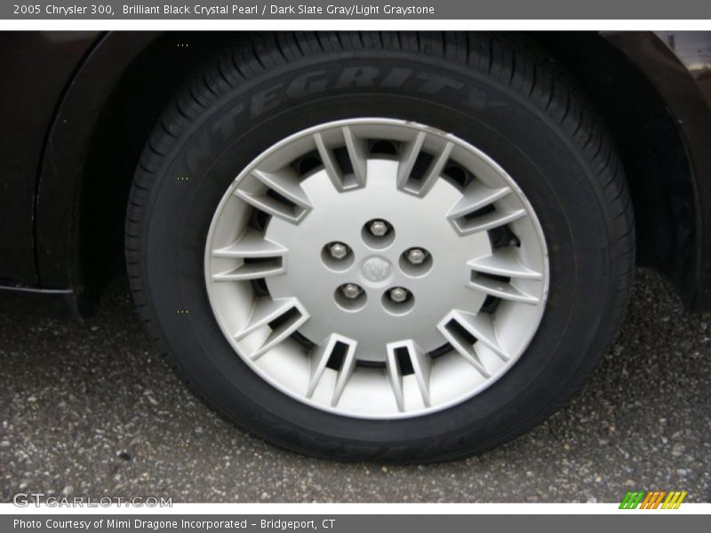 Brilliant Black Crystal Pearl / Dark Slate Gray/Light Graystone 2005 Chrysler 300