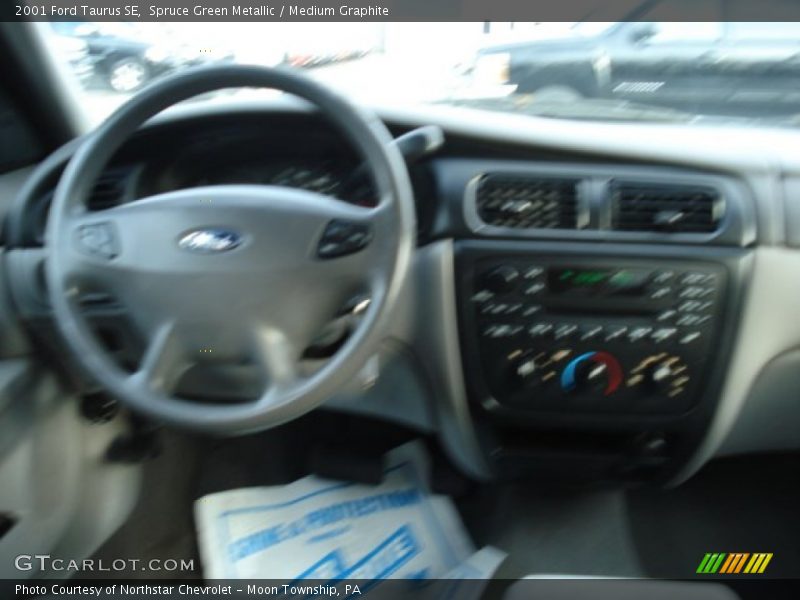 Spruce Green Metallic / Medium Graphite 2001 Ford Taurus SE
