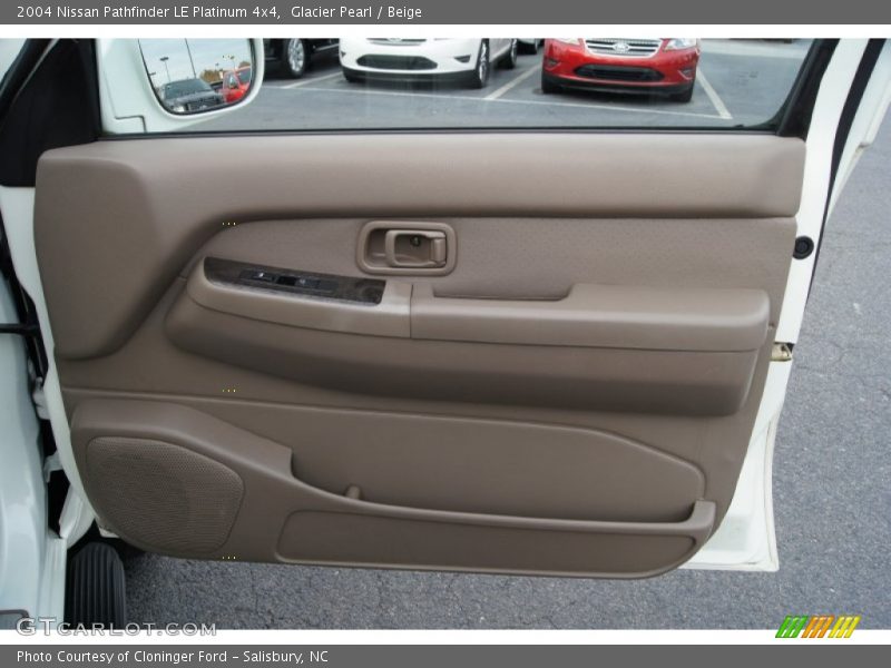 Glacier Pearl / Beige 2004 Nissan Pathfinder LE Platinum 4x4