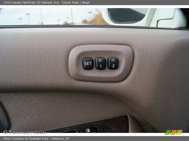 Glacier Pearl / Beige 2004 Nissan Pathfinder LE Platinum 4x4