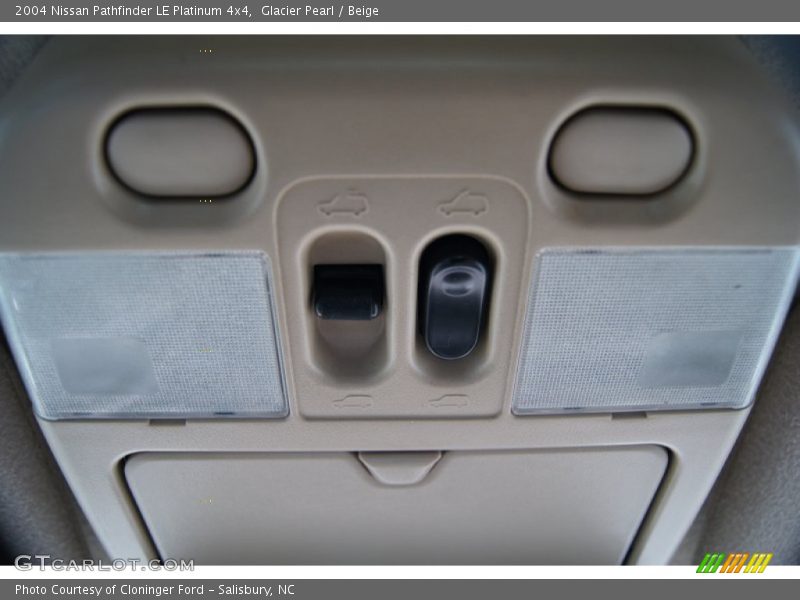 Glacier Pearl / Beige 2004 Nissan Pathfinder LE Platinum 4x4