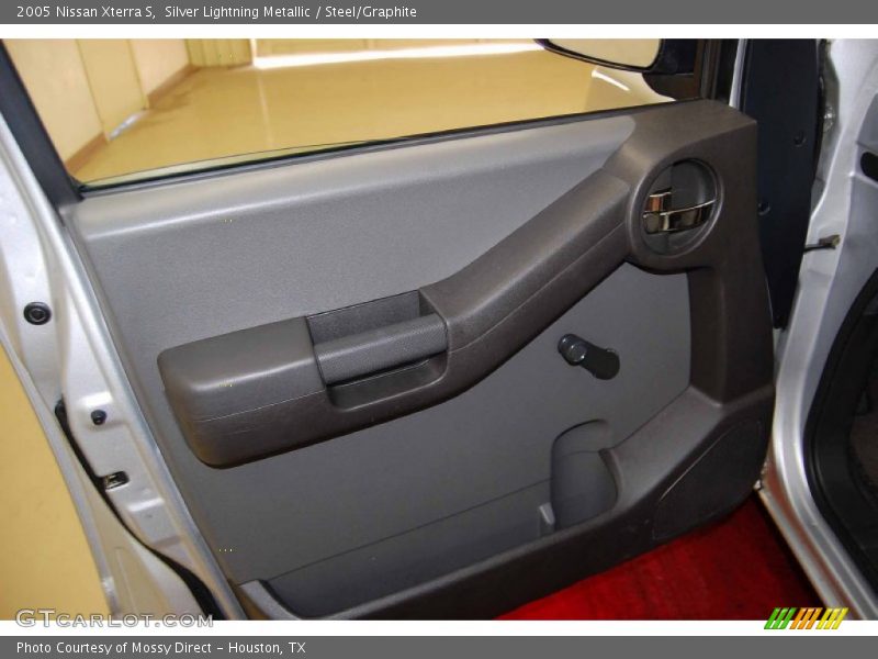Silver Lightning Metallic / Steel/Graphite 2005 Nissan Xterra S