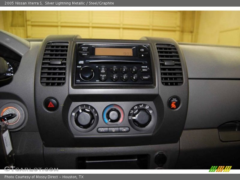 Silver Lightning Metallic / Steel/Graphite 2005 Nissan Xterra S