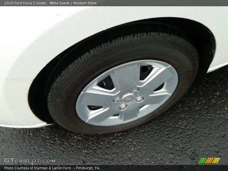 White Suede / Medium Stone 2010 Ford Focus S Sedan