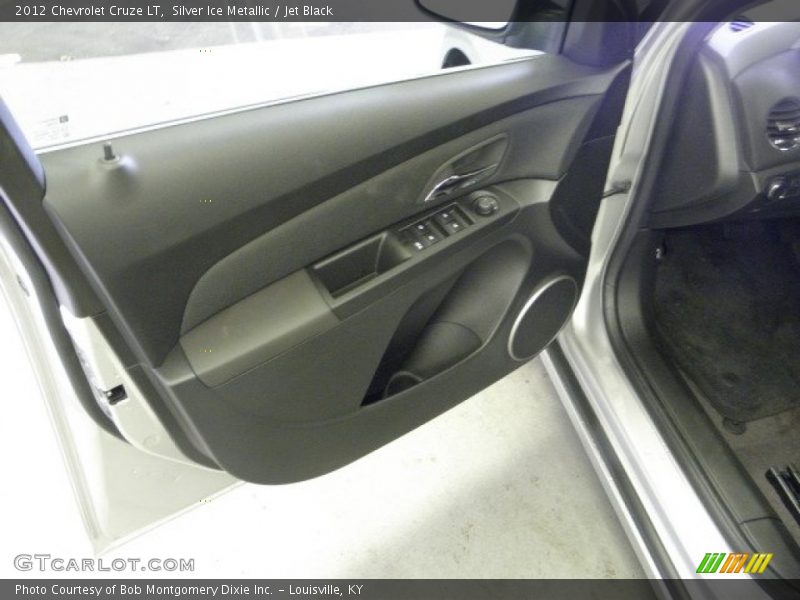 Silver Ice Metallic / Jet Black 2012 Chevrolet Cruze LT