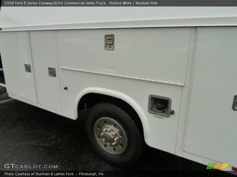 Oxford White / Medium Flint 2008 Ford E Series Cutaway E350 Commercial Utility Truck