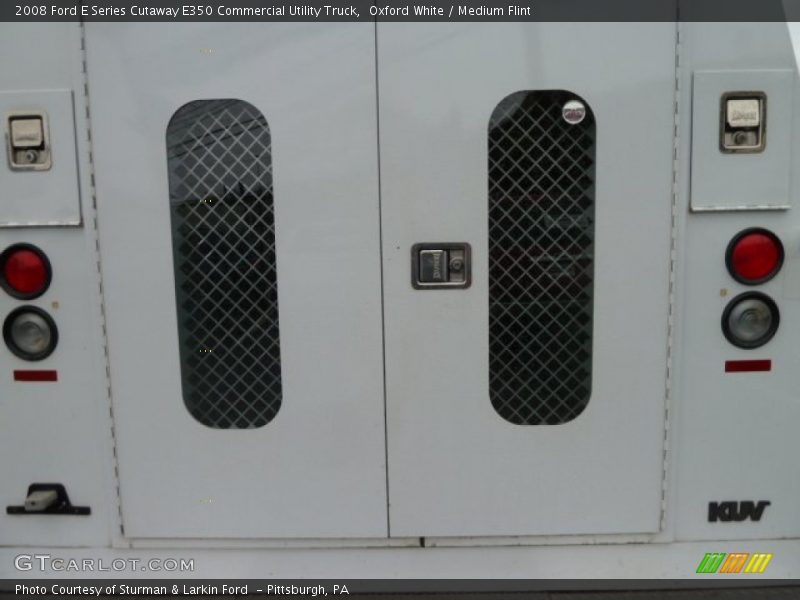 Oxford White / Medium Flint 2008 Ford E Series Cutaway E350 Commercial Utility Truck