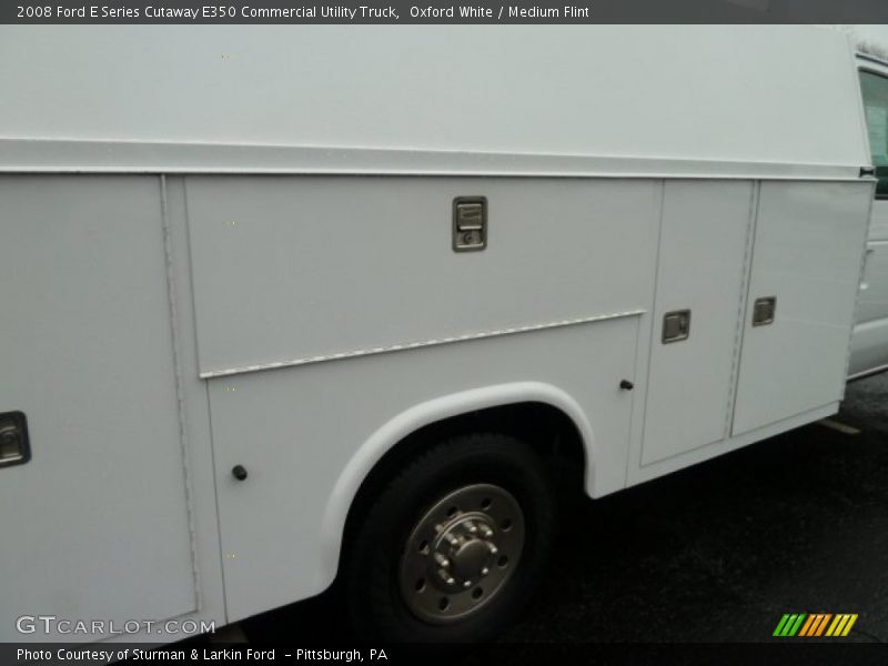 Oxford White / Medium Flint 2008 Ford E Series Cutaway E350 Commercial Utility Truck