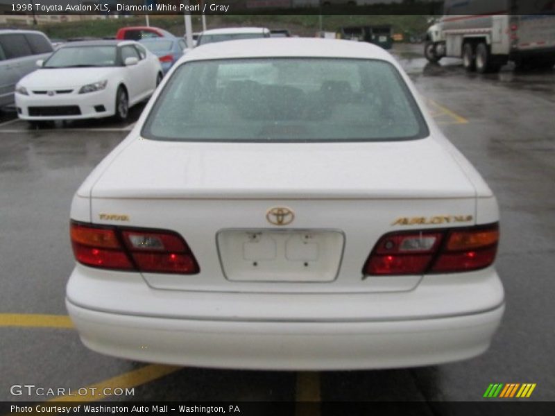 Diamond White Pearl / Gray 1998 Toyota Avalon XLS