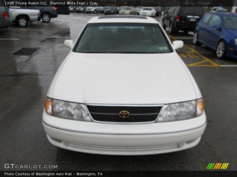 Diamond White Pearl / Gray 1998 Toyota Avalon XLS
