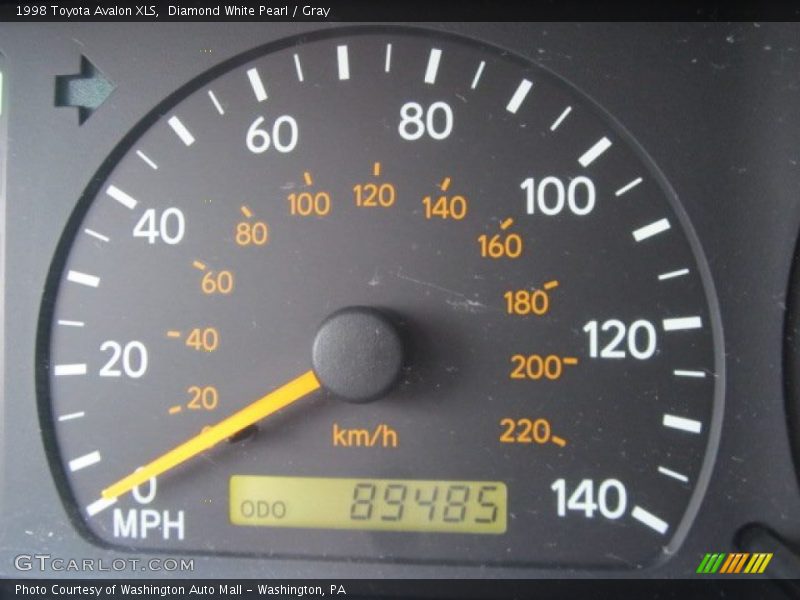 Diamond White Pearl / Gray 1998 Toyota Avalon XLS