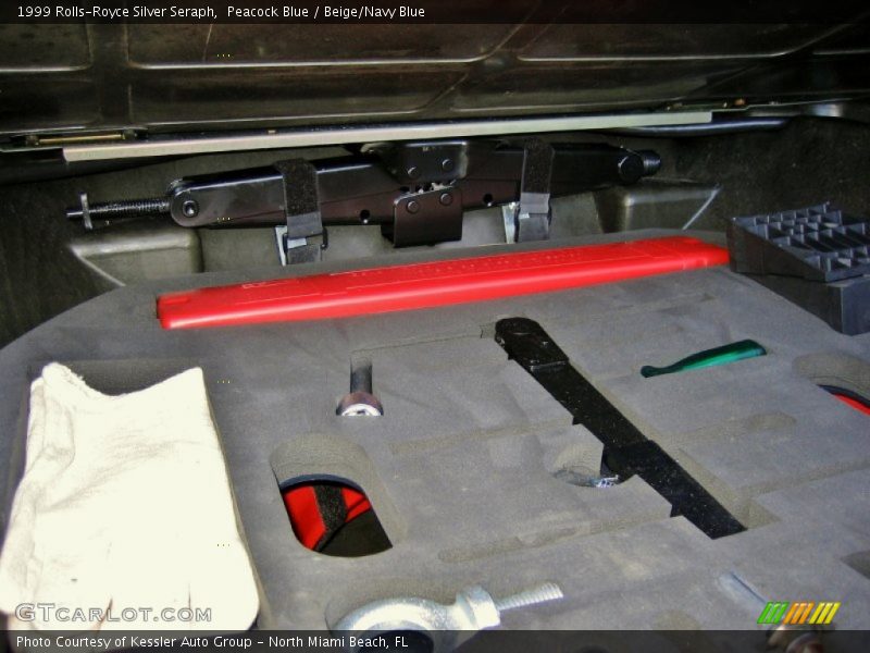 Peacock Blue / Beige/Navy Blue 1999 Rolls-Royce Silver Seraph