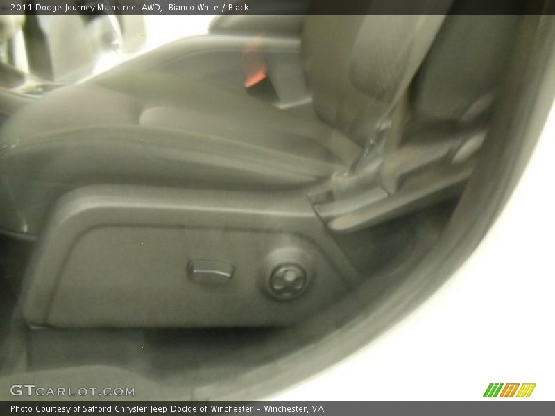 Bianco White / Black 2011 Dodge Journey Mainstreet AWD