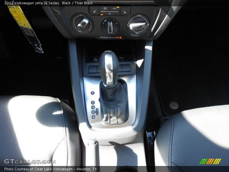 Black / Titan Black 2012 Volkswagen Jetta SE Sedan