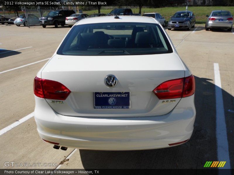 Candy White / Titan Black 2012 Volkswagen Jetta SE Sedan