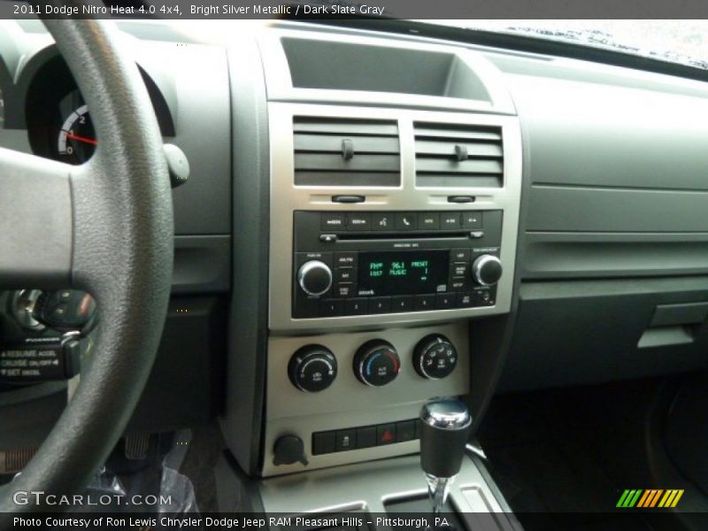 Controls of 2011 Nitro Heat 4.0 4x4