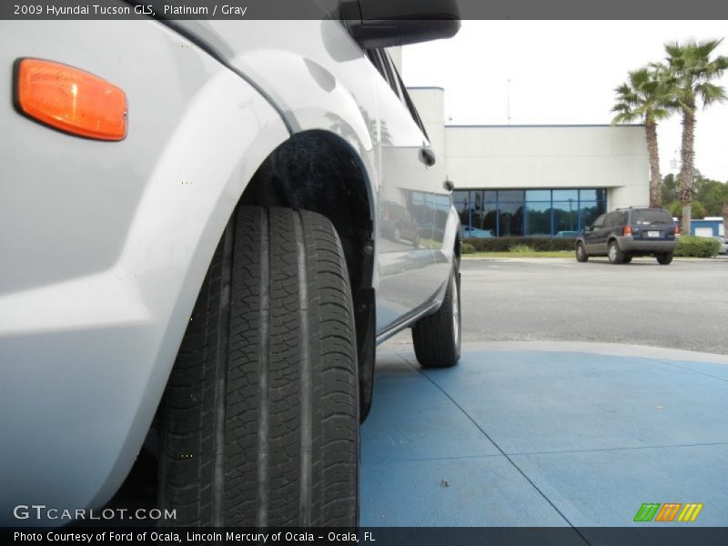 Platinum / Gray 2009 Hyundai Tucson GLS