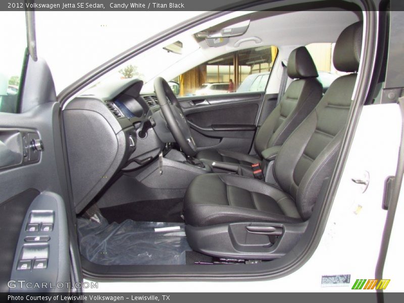 Candy White / Titan Black 2012 Volkswagen Jetta SE Sedan