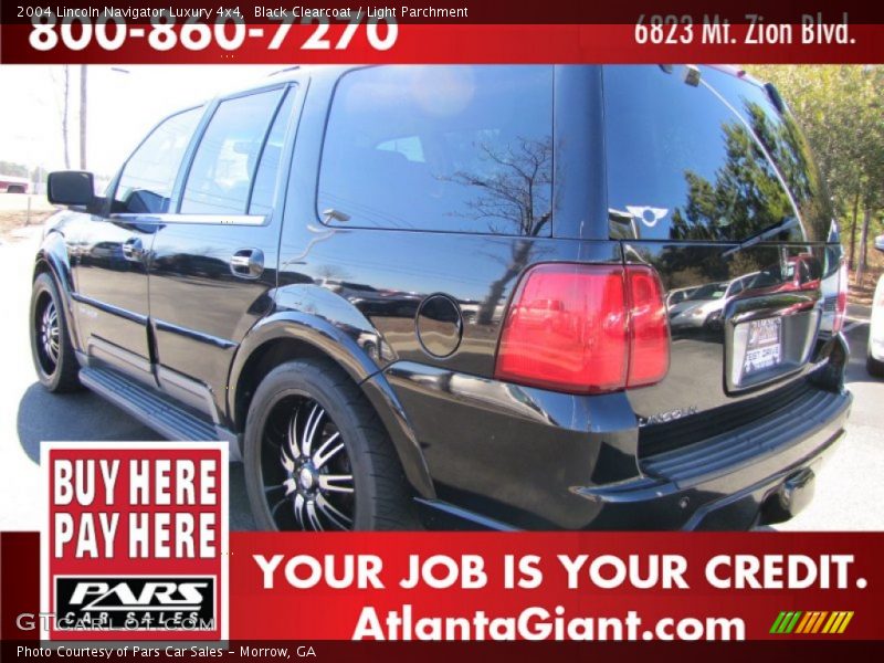 Black Clearcoat / Light Parchment 2004 Lincoln Navigator Luxury 4x4