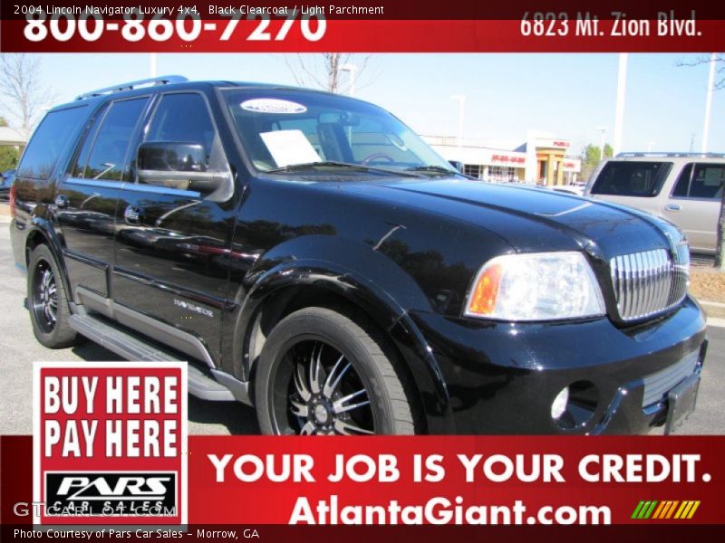 Black Clearcoat / Light Parchment 2004 Lincoln Navigator Luxury 4x4