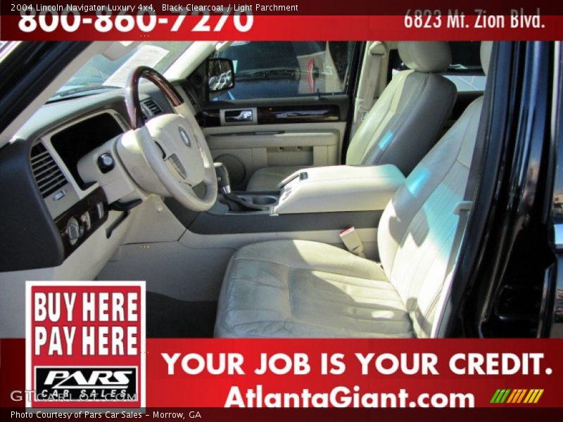 Black Clearcoat / Light Parchment 2004 Lincoln Navigator Luxury 4x4