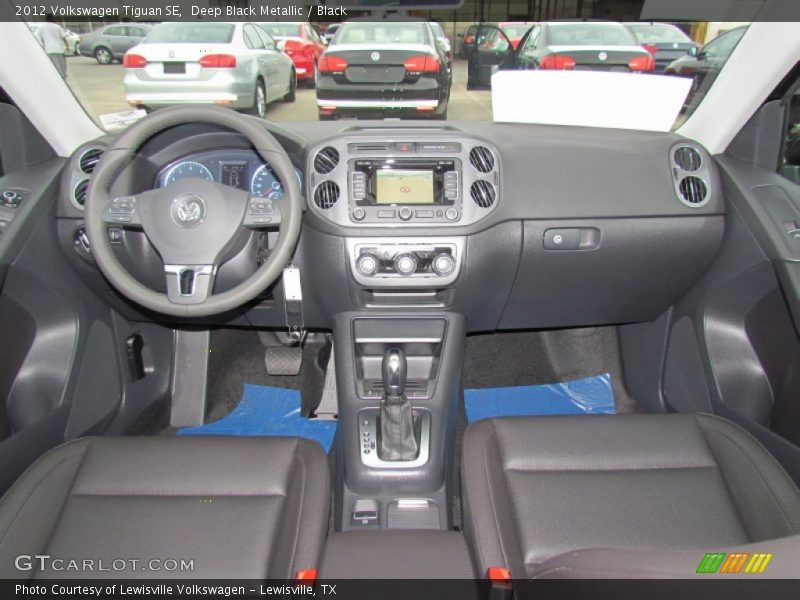 Deep Black Metallic / Black 2012 Volkswagen Tiguan SE