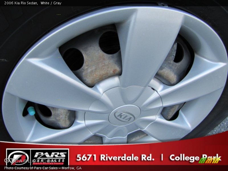 White / Gray 2006 Kia Rio Sedan
