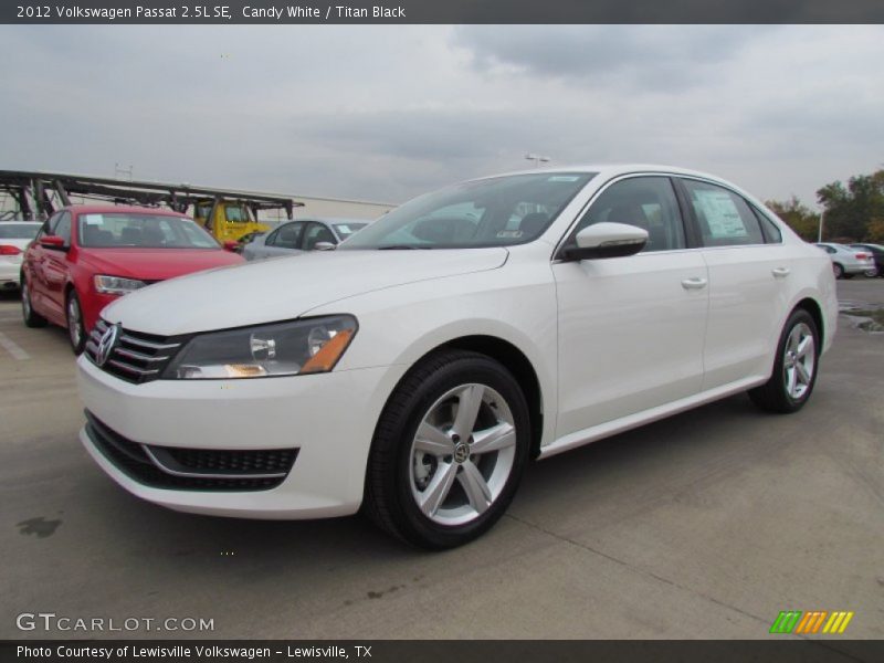 Candy White / Titan Black 2012 Volkswagen Passat 2.5L SE