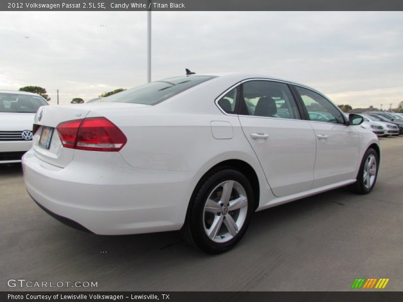 Candy White / Titan Black 2012 Volkswagen Passat 2.5L SE