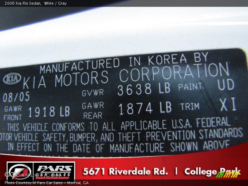 White / Gray 2006 Kia Rio Sedan