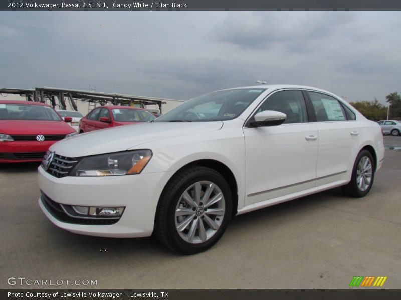 Candy White / Titan Black 2012 Volkswagen Passat 2.5L SEL