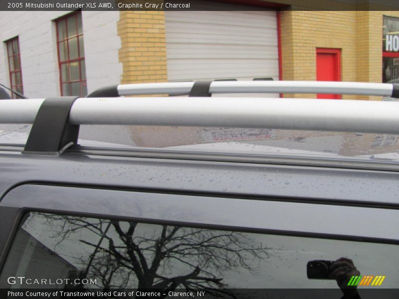 Graphite Gray / Charcoal 2005 Mitsubishi Outlander XLS AWD