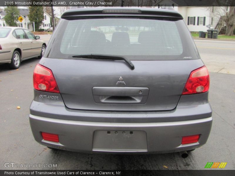 Graphite Gray / Charcoal 2005 Mitsubishi Outlander XLS AWD