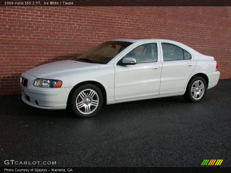 Ice White / Taupe 2009 Volvo S60 2.5T