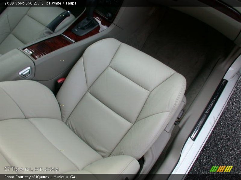 Ice White / Taupe 2009 Volvo S60 2.5T