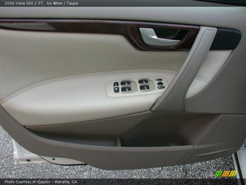 Ice White / Taupe 2009 Volvo S60 2.5T