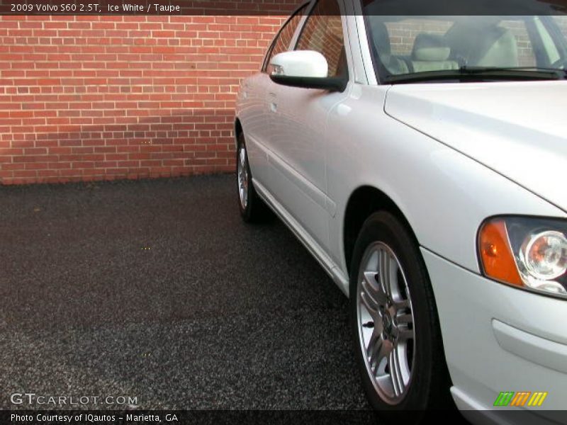Ice White / Taupe 2009 Volvo S60 2.5T