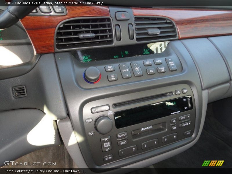 Sterling Metallic / Dark Gray 2002 Cadillac DeVille Sedan