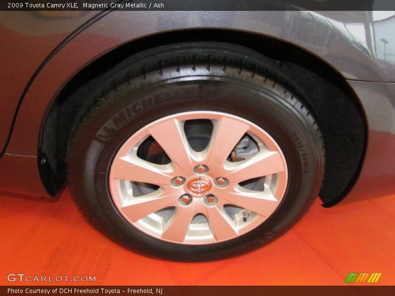 Magnetic Gray Metallic / Ash 2009 Toyota Camry XLE