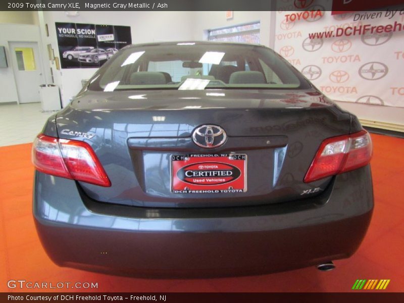 Magnetic Gray Metallic / Ash 2009 Toyota Camry XLE