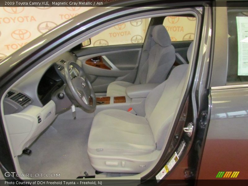 Magnetic Gray Metallic / Ash 2009 Toyota Camry XLE